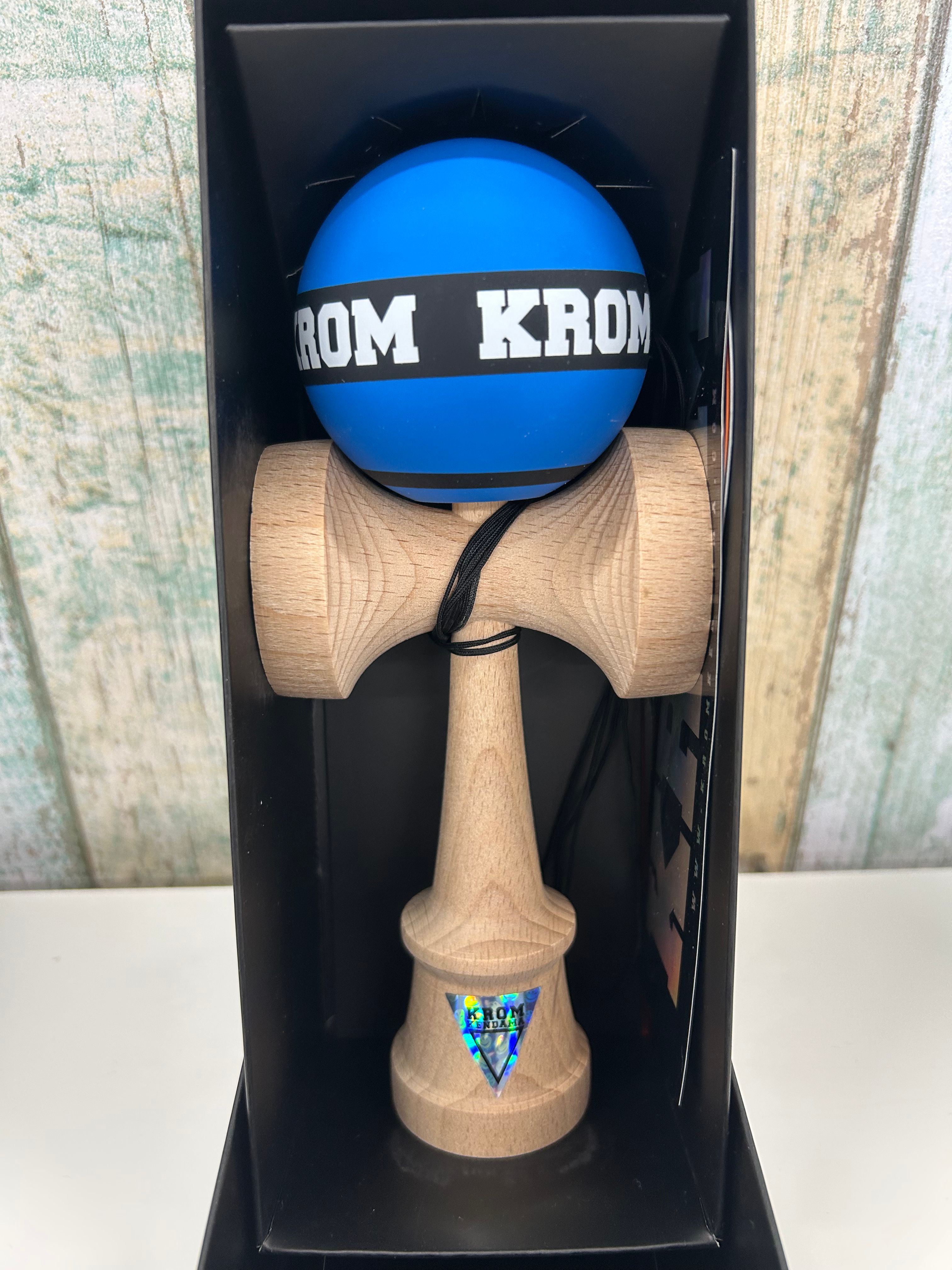 KROM STROGO（クロム ストロゴ）　BLUE